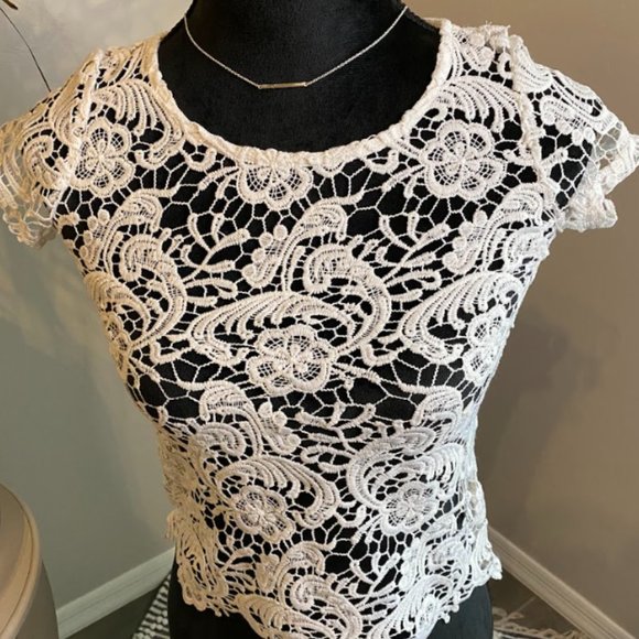 Lace White Crop Top Shirt - Picture 3 of 5